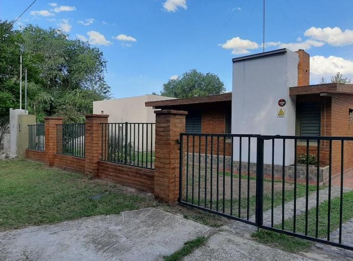 Casa · 120m² · 5 Ambientes · 2 Cocheras