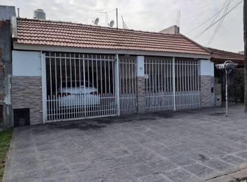 Casa · 127m² · 5 Ambientes · 1 Cochera · V Enta Casa 6 Ambientes, Villa Centenario Banfield