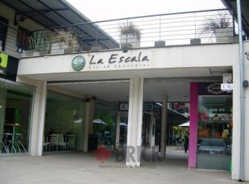 Local comercial · 130m² · 6 Ambientes · Local - Pilar