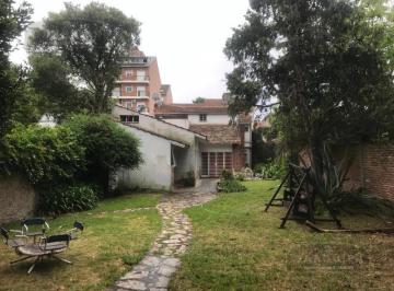 Casa · 414m² · 5 Dormitorios · Terreno - Adrogue