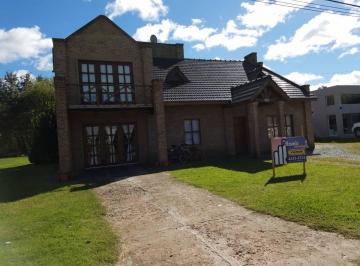 Casa de 4 ambientes, Presidente Perón · Casa en Barrio Parque Las Naciones (Acepta Propiedad en La Costa en Parte de Pago)