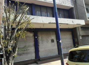 Casa de 5 ambientes, Avellaneda · 4 Amb. Casa en Dos Plantas, Local, Negocio con Deposito y Laboratorio (Farmacia)