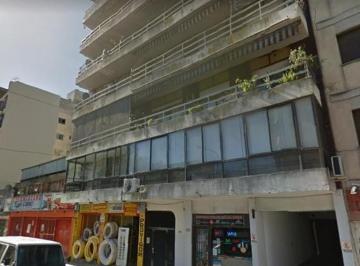 Departamento · 80m² · 3 Ambientes · 1 Cochera · San Martín Centro. Depto 3 Amb Muy Amplio C/balcón + Cochera