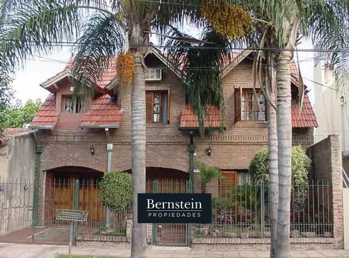 Casa · 313m² · 5 Ambientes · 2 Cocheras
