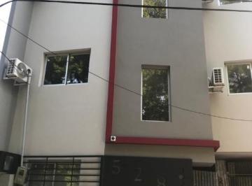 Casa · 66m² · 3 Ambientes · 1 Cochera · Duplex en Venta en Bernal Centro
