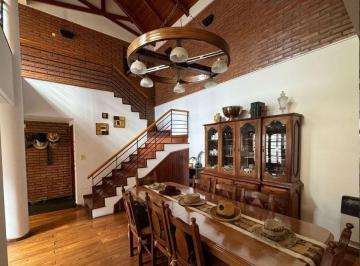 Casa · 290ha · 4 Dormitorios · 3 Cocheras · Casa en Venta, Dorrego Al 2900