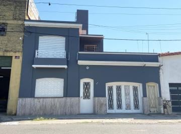 Casa · 151m² · 4 Ambientes · 1 Cochera · Casa 3 Dorm.