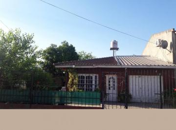 Casa de 3 ambientes, Almirante Brown · Excelente Casa con Frente a Calle 9 de Julio a m de Erezcano.