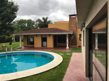 PISCINA · Casa con 525 m² y 3 Dorm. en Venta en Punta Lara