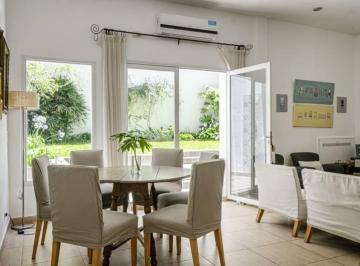 Departamento · 154m² · 5 Ambientes · Larrea y Arenales