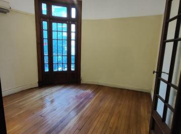 Departamento · 78m² · 3 Ambientes · Av Jujuy y H Yrigoyen Amplio 3 Amb con Dep y Toilete