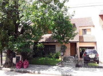 Casa · 270m² · 4 Dormitorios · 3 Cocheras · Casa - Adrogue