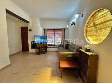 Casa · 132m² · 4 Ambientes · 2 Cocheras · Venta de Casa 4 Ambientes en Castelar Sur