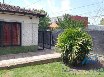 Casa · 130m² · 3 Ambientes · 4 Cocheras · Casa 3 Amb. Excelente Lote Ituzaingo. Ideal Condominio!