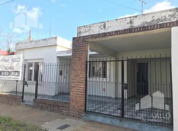Casa · 110m² · 3 Ambientes · Casa - Castelar Sur