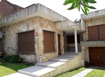 Casa de 4 ambientes, Morón · Morón Central - Casa de 4 Ambientes + Garaje (X2) - Fondo y Quincho - Permuta X Menor Valor