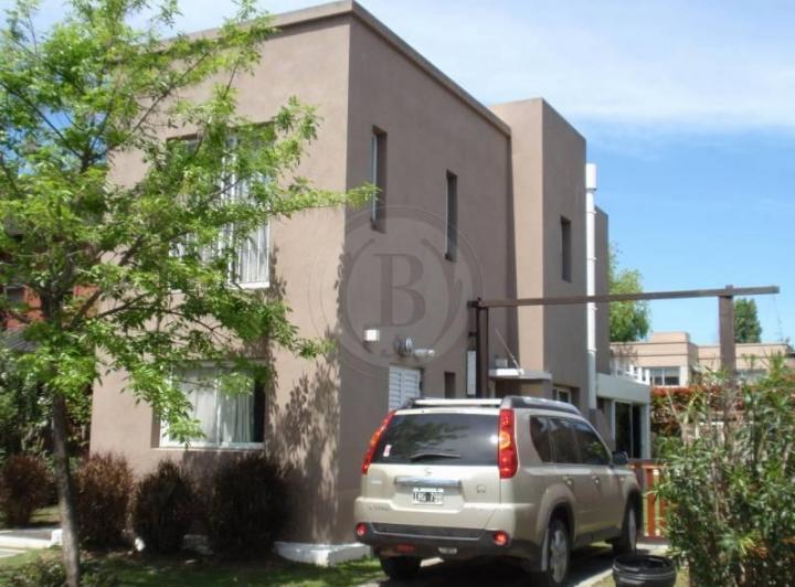 Casa · 150m² · 4 Ambientes · 1 Cochera