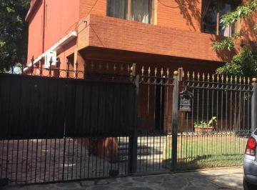 Casa · 278m² · 6 Ambientes · 1 Cochera · Casa - Don Torcuato