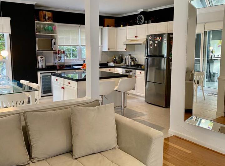 Casa · 250m² · 6 Ambientes · 1 Cochera