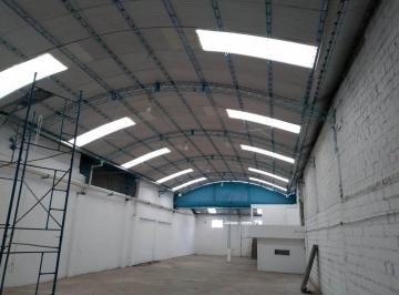 Bodega-Galpón · 450m² · Vendo Galpón Céntrico (Alquilado Buena Renta)