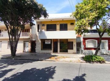 Casa de 7 ambientes, Rosario · 3 de Febrero 3900. Casa en Venta de 211 m² con 3 Dorm.. Echesortu, Rosario