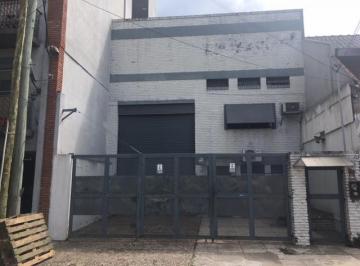 Bodega-Galpón · 270m² · 2 Cocheras · Galpón en Neuquén 3220 - Sáenz Peña