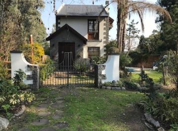 Casa de 5 ambientes, Berazategui · Chalet en Country El Carmencito.