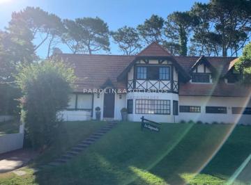 Foto1 · Casa de 4 Dorm. en Venta en Lugano, Punta del Este.
