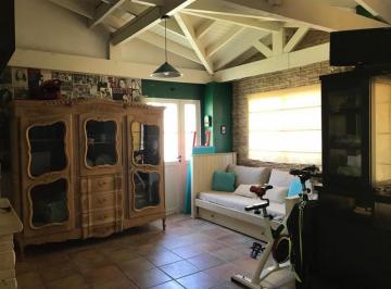 Casa · 250m² · 4 Ambientes · 3 Cocheras · Casa en Venta en Echeverria del Lago