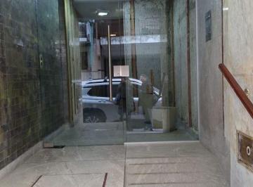 Departamento de 2 ambientes, Belgrano · Dpto 2 Amb. Al Fte con Balcon. Muy Luminoso. Medios de Transporte