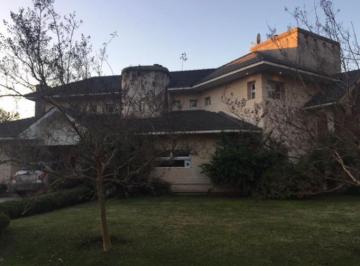 Casa de 7 ambientes, La Plata · Grand Bell Maravillosa Propiedad 380 m 2 Cub Piscina