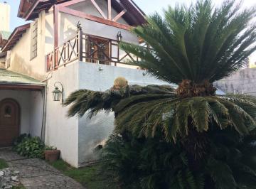 Casa de 6 ambientes, Almirante Brown · Amplio Chalet Sobre Lote de 8.66x40, a 200 m. de Av Espora