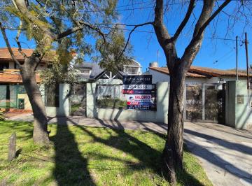 Casa de 5 ambientes, Almirante Brown · Excelente Chalet a 300 m. de Estacion de Adrogue