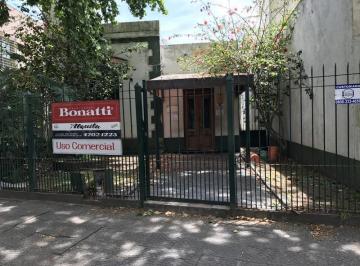 Casa · 355m² · Alquiler Italia 585, en El Corazón de "Las Lomitas"