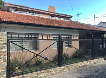Casa · 200m² · 5 Ambientes · Casa - Adrogue