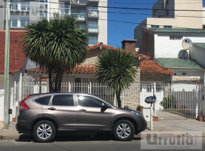 Terreno · 250m² · 3 Dormitorios · 2 Cocheras