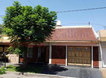 PH · 100m² · 3 Ambientes · 1 Cochera · Excelente PH en Lomas del Mirador