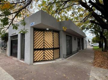 Local comercial · 180m² · Locales - en Esquina - Banfield - Oeste, Gran Bs. As. Sur