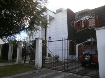 Casa de 4 ambientes, La Plata · Casa en Venta, 430 m, 4 Dorm.