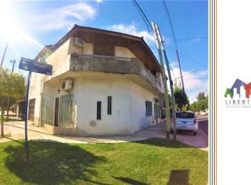 PH de 5 ambientes, La Matanza · Casa PH de 5 Ambientes con Cochera // Santander 3095