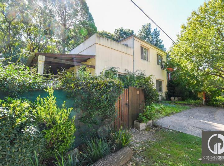 Casa · 300m² · 6 Ambientes · 1 Cochera