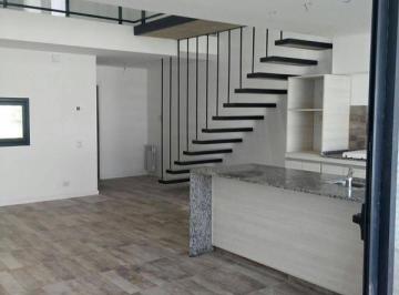 Oficina comercial · 180m² · 5 Ambientes · 2 Cocheras · Casa Tipo Duplex en Venta
