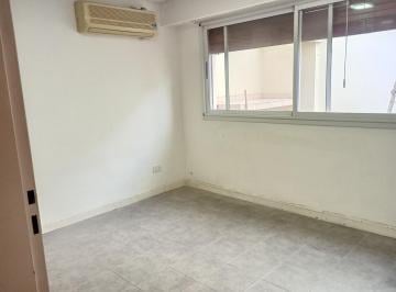 Casa · 70m² · 3 Ambientes · 1 Cochera · Casa Tipo PH con Cochera y Patio en Alquiler