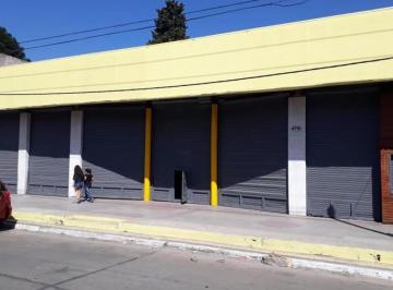 Local comercial · 1800m² · 2 Ambientes · Local Comercial 1800 m² en 3 Plantas, Valor Actualizado!