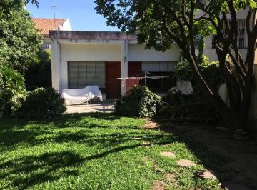 Terreno de 10 ambientes, Lomas de Zamora · Casa en Venta de 5 Dorm. C/ Cochera en Lomas de Zamora