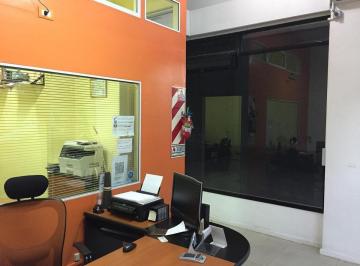 Oficina comercial de 1 ambiente, San Isidro · Venta Local Comercial Sobre Av en San Isidro con Cochera