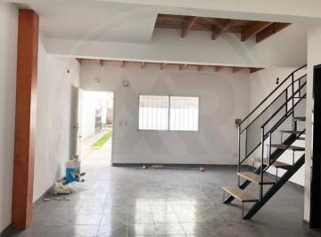 Casa · 95m² · 4 Ambientes · 1 Cochera · Casa Venta Ituzaingo