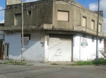Local comercial · 212m² · 4 Ambientes · 1 Cochera · Venta Local con Vivienda 225 m² Cochera Valentin Alsina Lanus