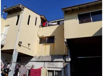 Casa · 230m² · 5 Ambientes · 8 Cocheras · 2 Departamentos S/lote 10x21 en Zona Industrial con Entrada