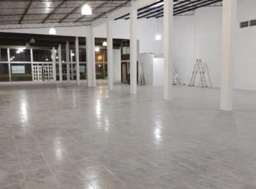 Local comercial · 600m² · 2 Cocheras · Local Comercial en El Ingreso a Mar de Ajó.